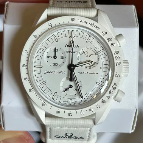 Swatch Moonswatch SO33W700 42mm Ceramic White 2