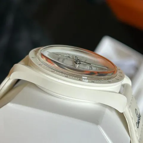 Swatch Moonswatch SO33W700 42mm Ceramic White 7