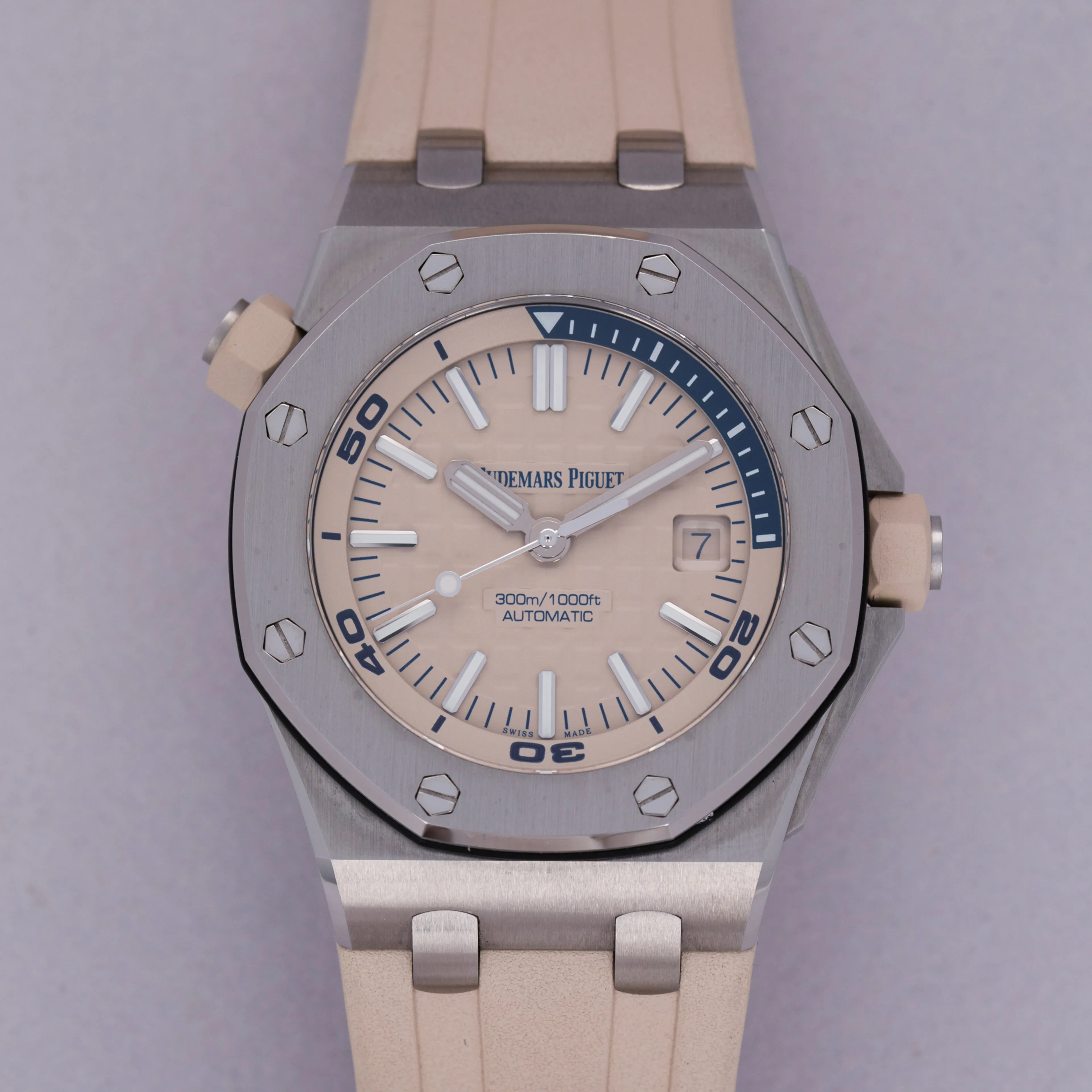 Audemars Piguet Royal Oak Offshore Diver 15710ST.OO.A085CA.01 42mm Stainless steel Beige