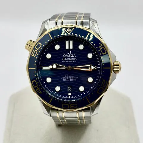 Omega Seamaster Diver 300M 210.20.42.20.03.001 42mm Yellow gold and Stainless steel Blue