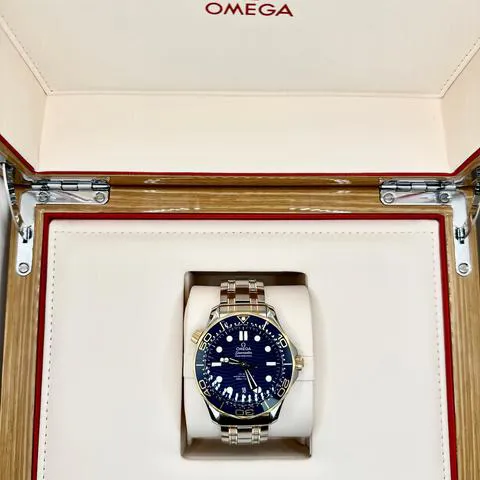 Omega Seamaster Diver 300M 210.20.42.20.03.001 42mm Yellow gold and Stainless steel Blue 8