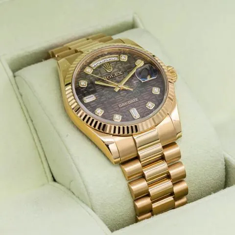 Rolex Day-Date 36 118238 36mm Yellow gold Mother-of-pearl 6