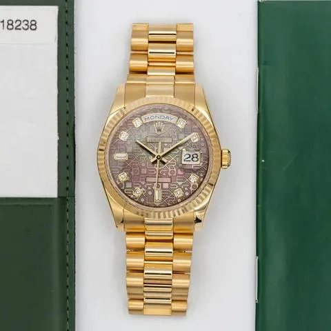 Rolex Day-Date 36 118238 36mm Yellow gold Mother-of-pearl 7