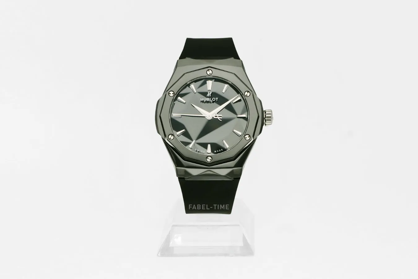 Hublot Classic Fusion 550.CS.1800.RX.ORL21 40mm Ceramic Black