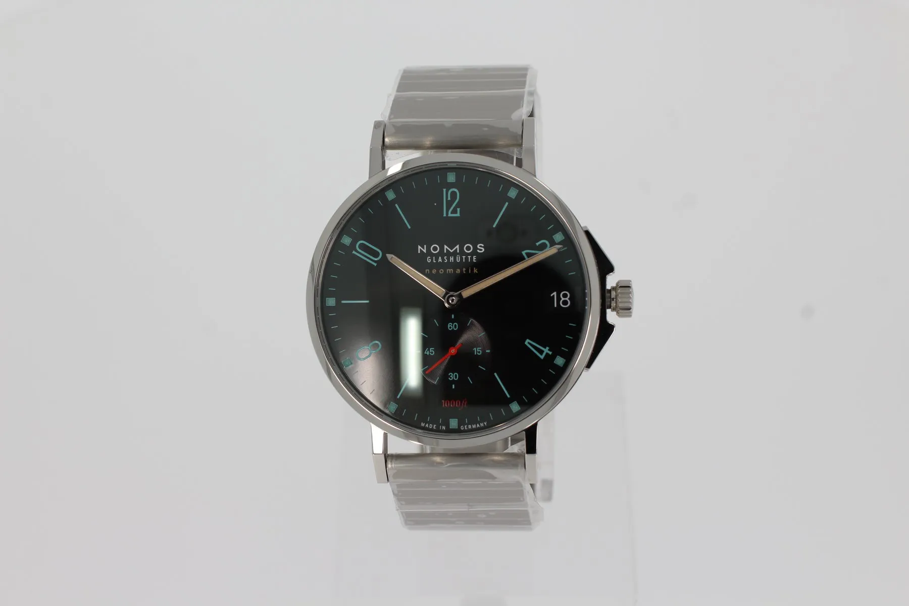 NOMOS Tangente 581 42mm Stahl Black and Blue