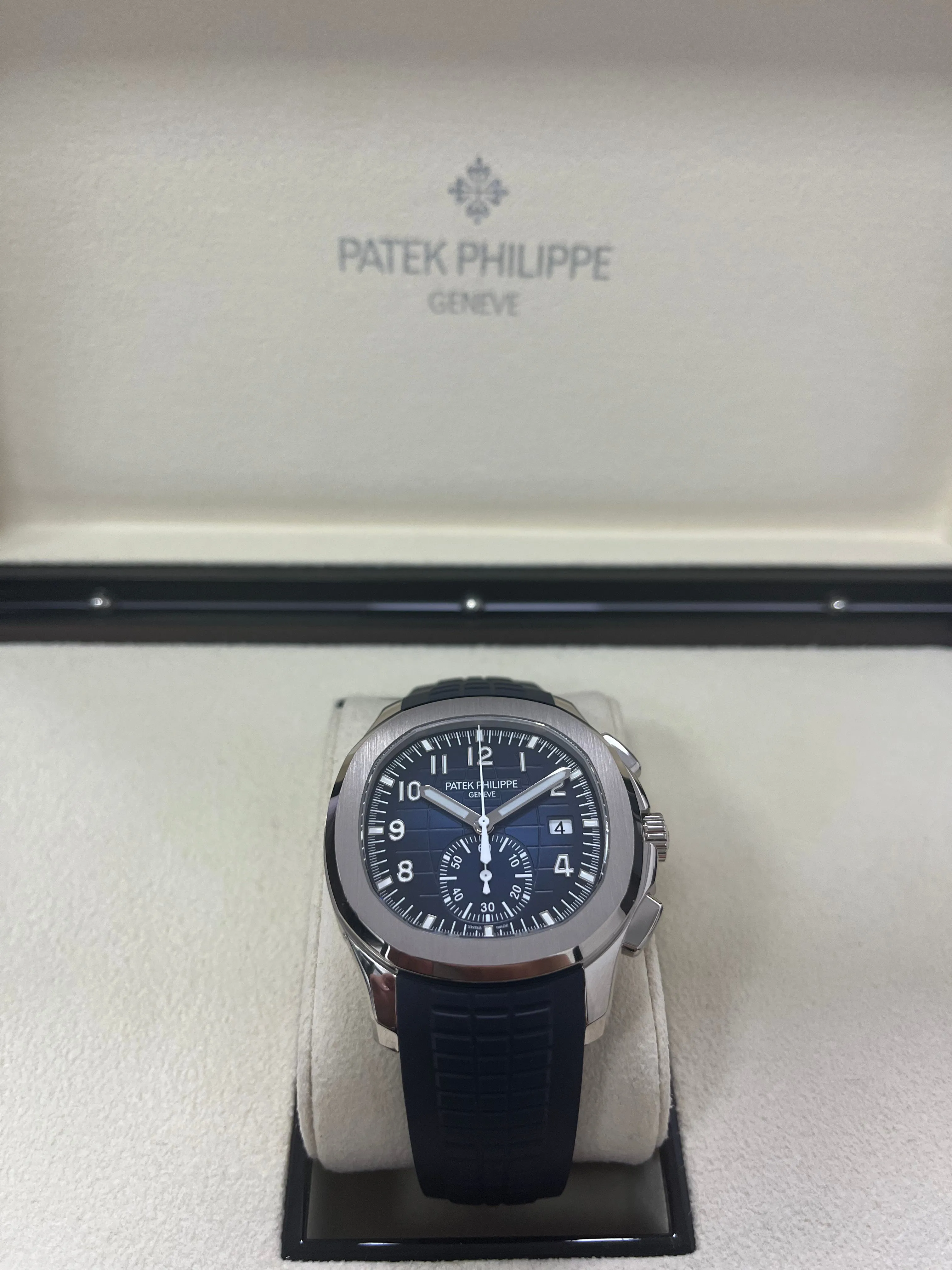 Patek Philippe Aquanaut 5968G-001 White gold Blue 6