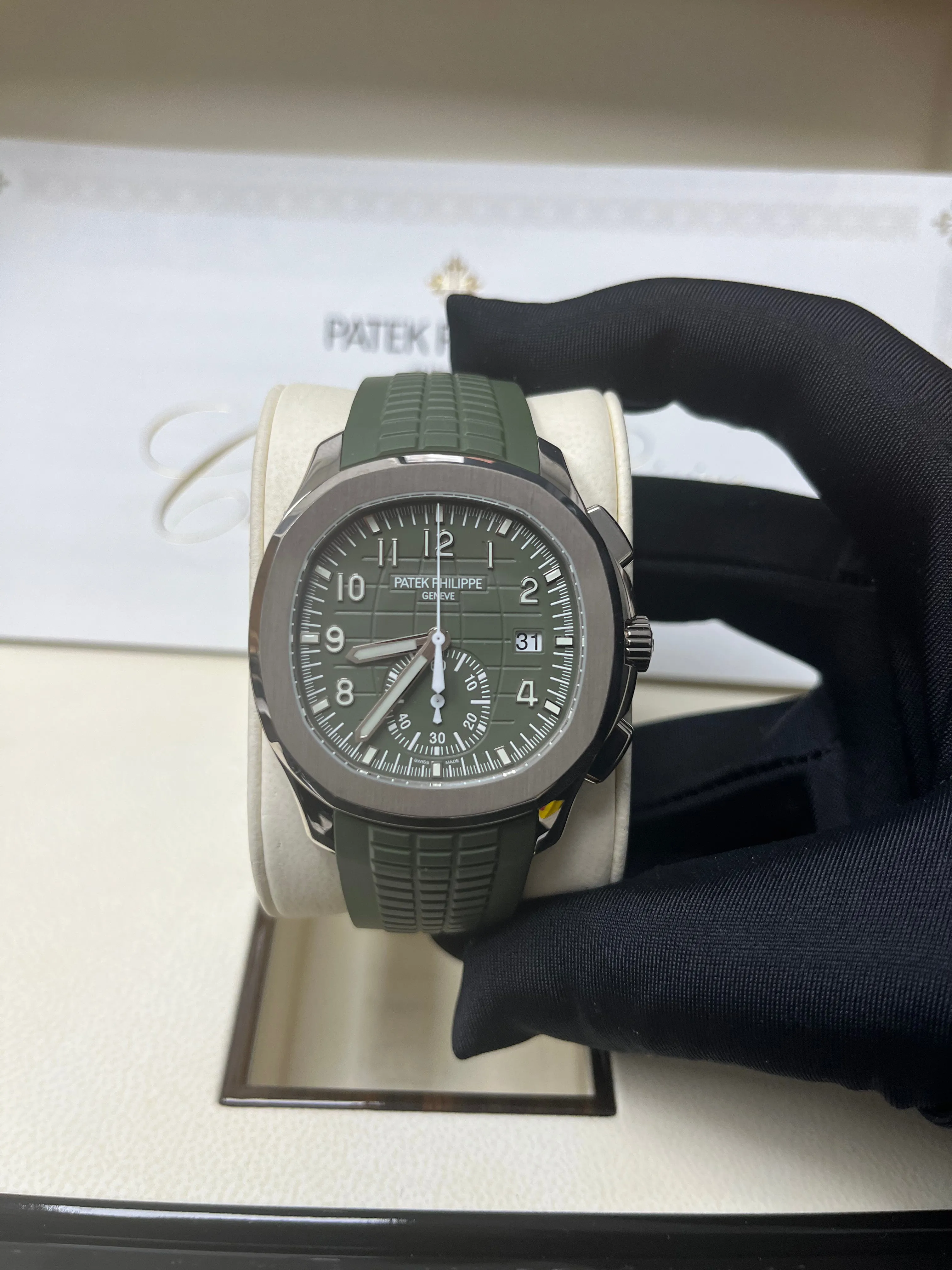 Patek Philippe Aquanaut 5968G-010 White gold Green 7