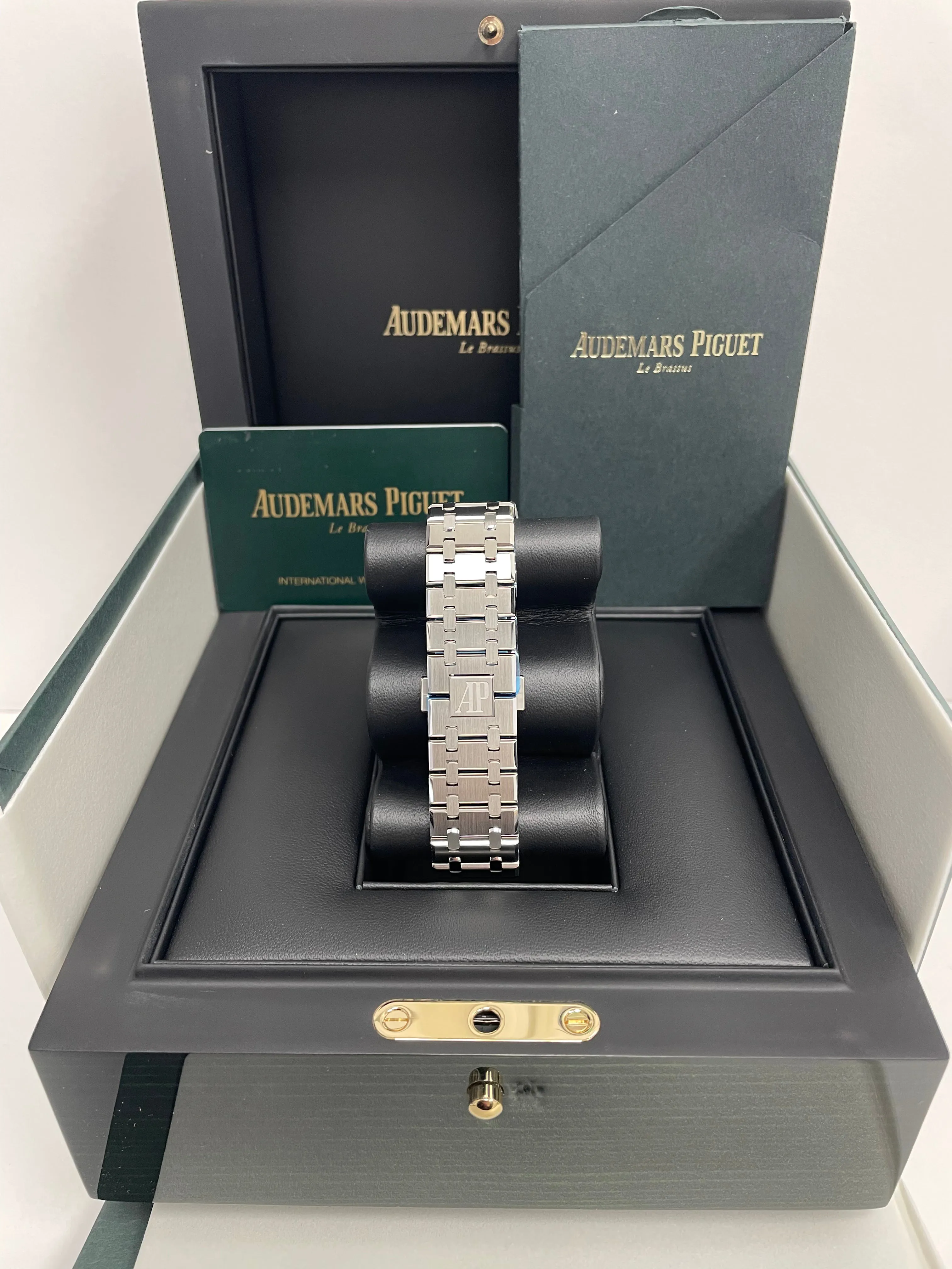 Audemars Piguet Royal Oak 15500ST.OO.1220ST.01 41mm Stainless steel Blue 2