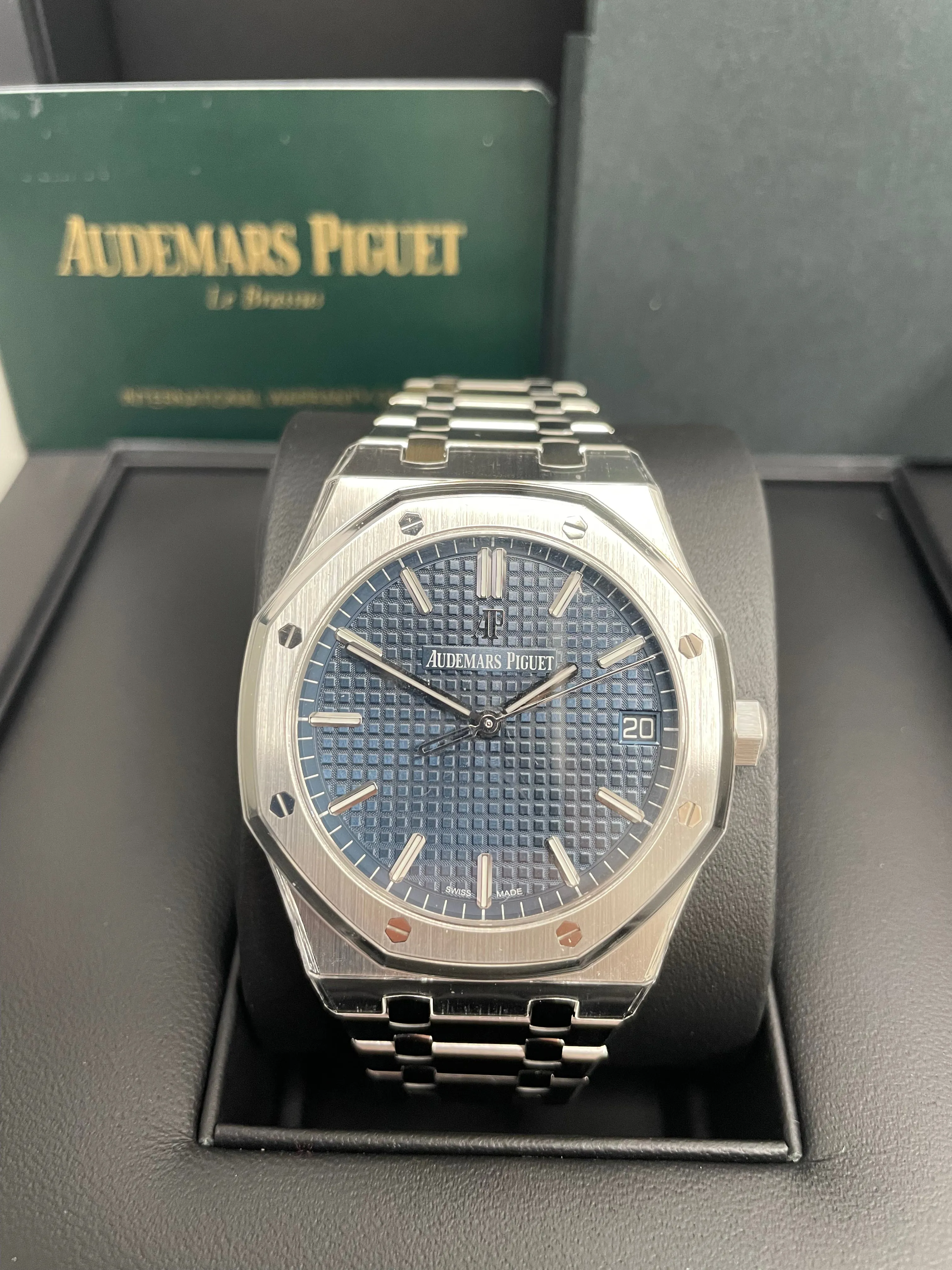 Audemars Piguet Royal Oak 15500ST.OO.1220ST.01 41mm Stainless steel Blue 3