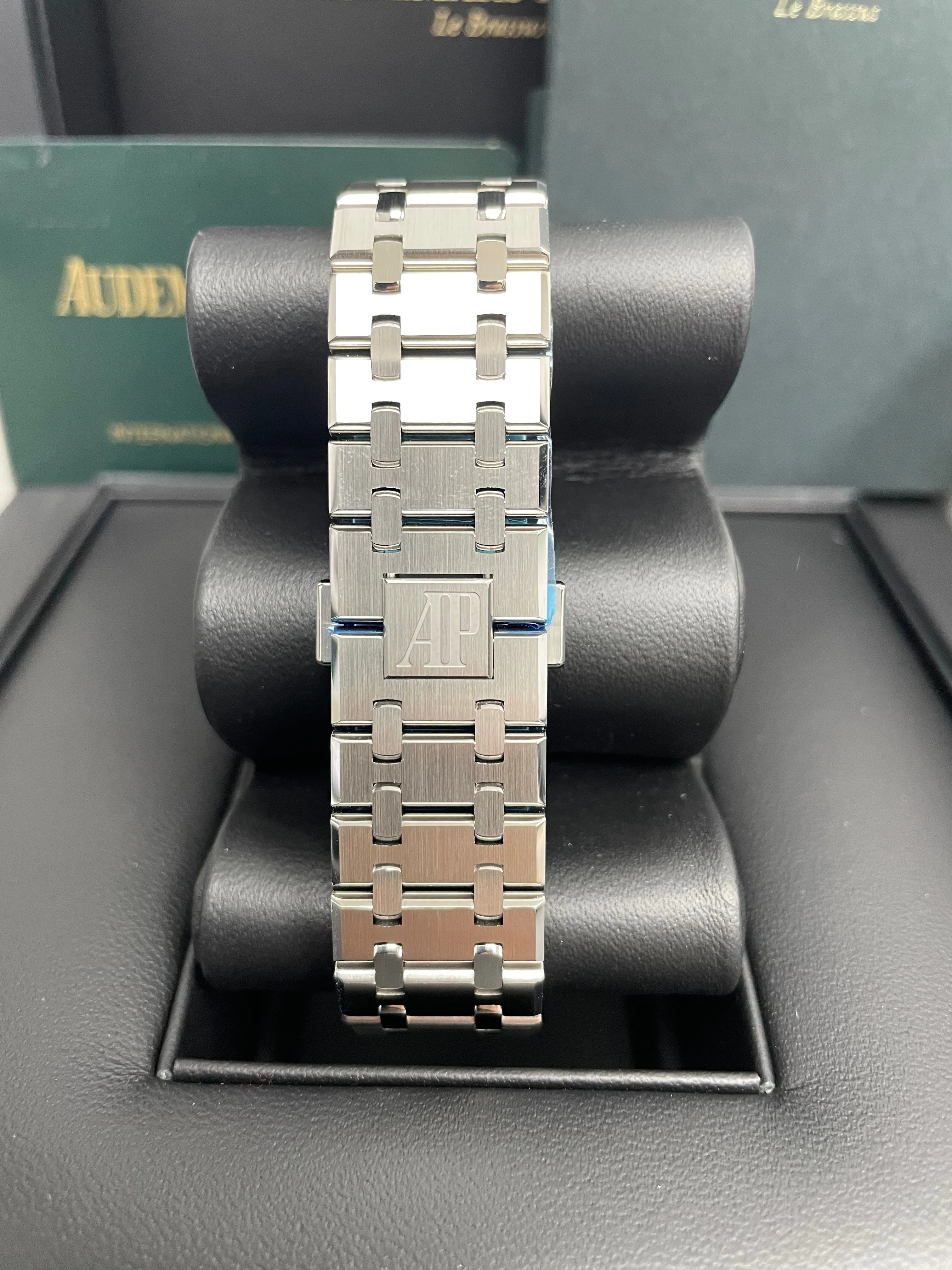 Audemars Piguet Royal Oak 15500ST.OO.1220ST.01 41mm Stainless steel Blue 4