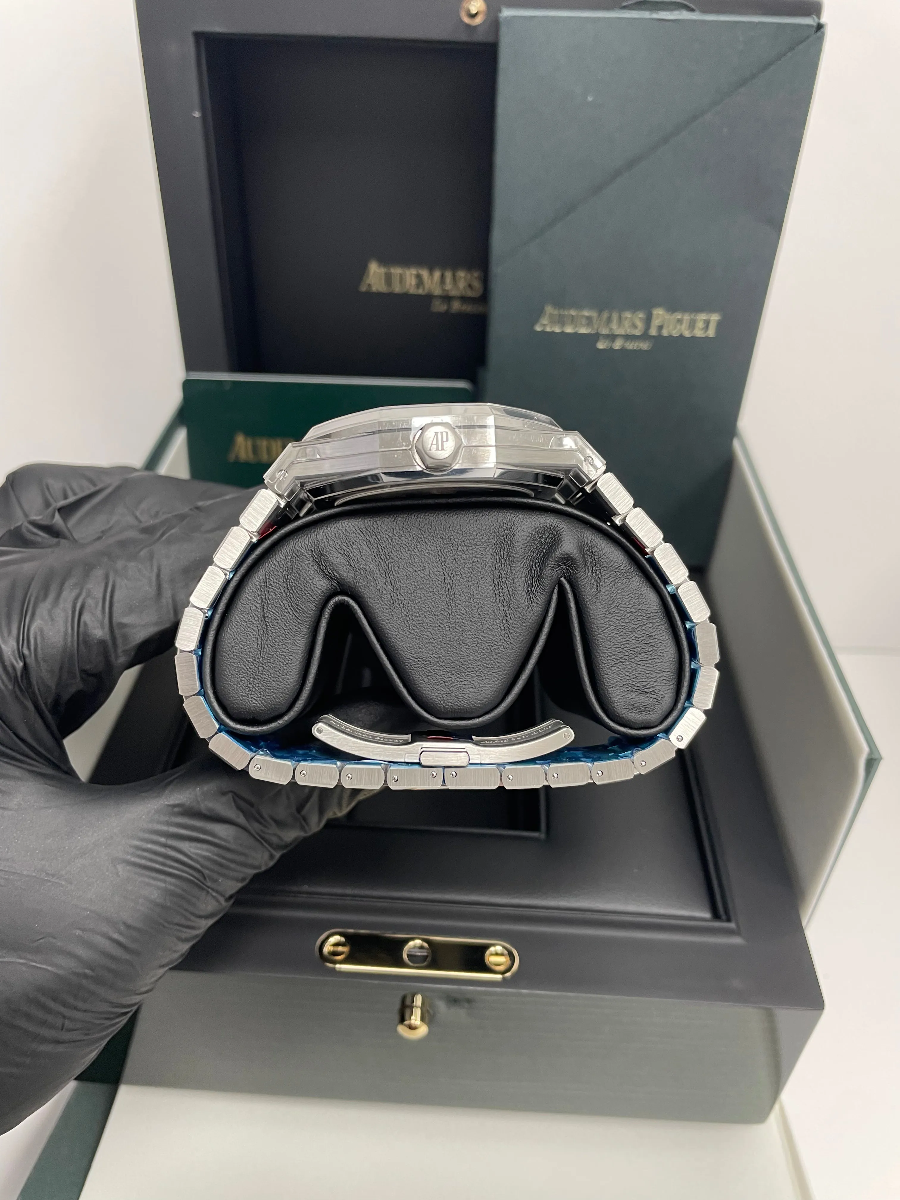 Audemars Piguet Royal Oak 15500ST.OO.1220ST.01 41mm Stainless steel Blue 5