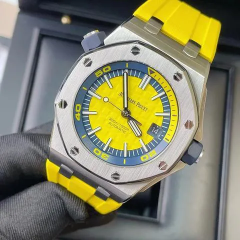 Audemars Piguet Royal Oak Offshore Diver 15710ST.OO.A051CA.01 42mm Stainless steel Yellow 2