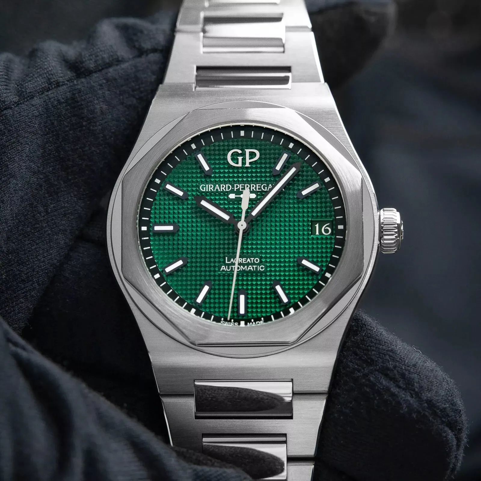 Girard-Perregaux Laureato 81010-11-3153-1CM 42mm Stainless steel Green