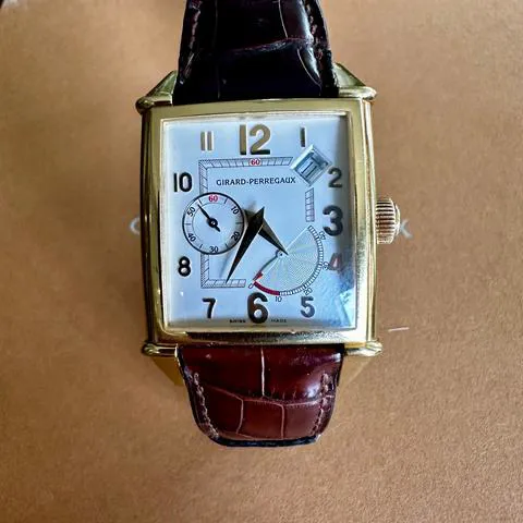 Girard-Perregaux Vintage 1945 2585 32mm Yellow gold White