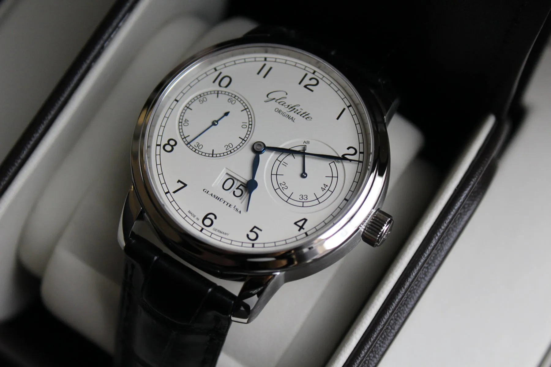 Glashütte Senator Observer 100-14-05-02-04 44mm Stahl White