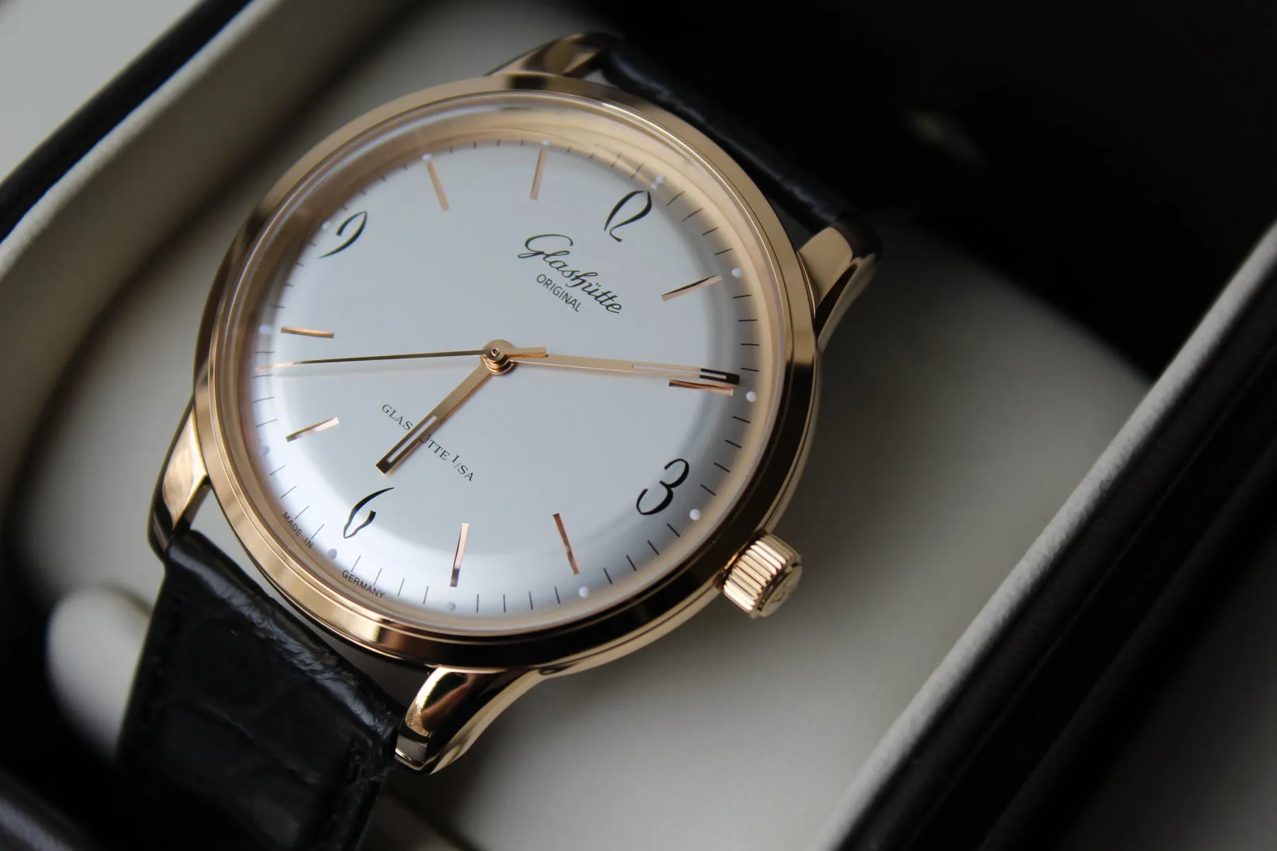 Glashütte Sixties 1-39-52-01-01-04 39mm Rose gold Silver 1