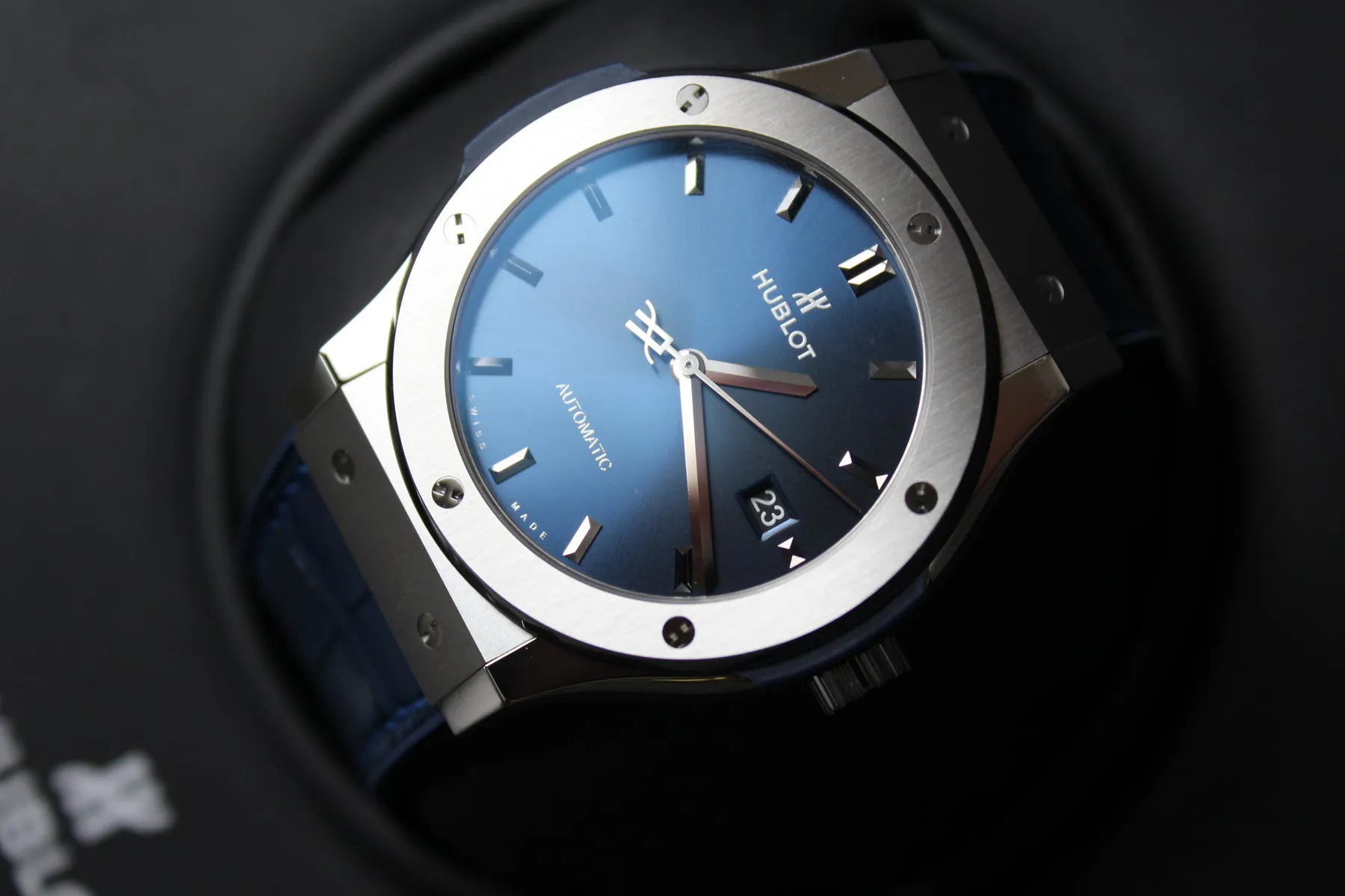 Hublot Classic Fusion 542.NX.7170.LR 42mm Titan Blue