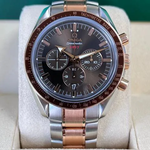 Omega Speedmaster Broad Arrow 321.90.42.50.13.001 42mm Yellow gold and Stainless steel Brown