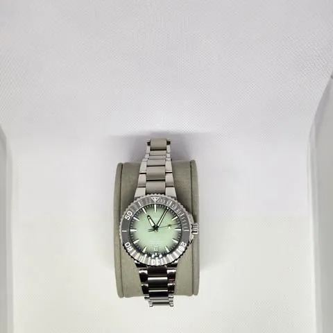 Oris Aquis 01 733 7732 4137-07 8 21 05PEB 39.5mm Green 1