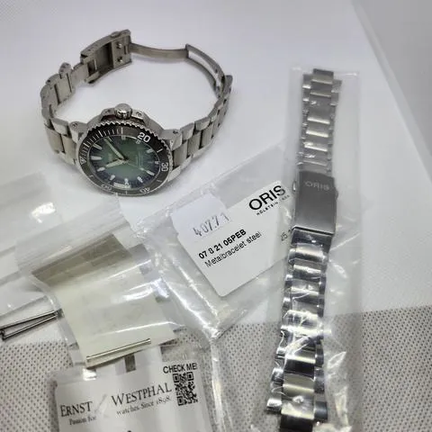 Oris Aquis 01 733 7732 4137-07 8 21 05PEB 39.5mm Green 10