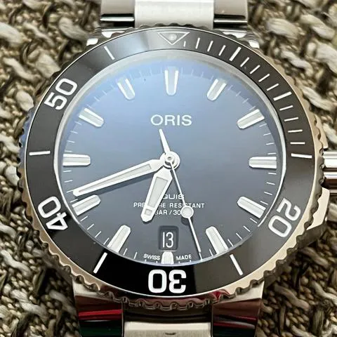 Oris Aquis Date 01 733 7732 4134-07 8 21 05PEB 39.5mm Stainless steel Black