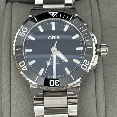 Oris Aquis Date 01 733 7732 4134-07 8 21 05PEB 39.5mm Stainless steel Black 12