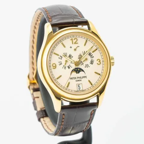 Patek Philippe Annual Calendar 5146J-001 39mm Yellow gold Beige 3