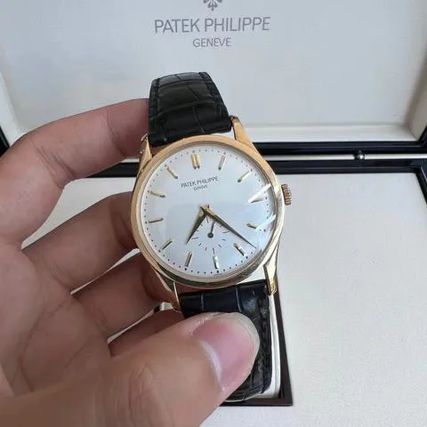 Patek Philippe Calatrava 5196J-001 37mm Yellow gold Silver