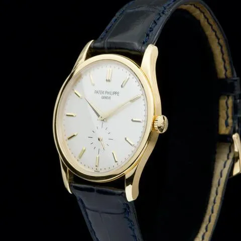 Patek Philippe Calatrava 5196j 37mm Yellow gold patina 1