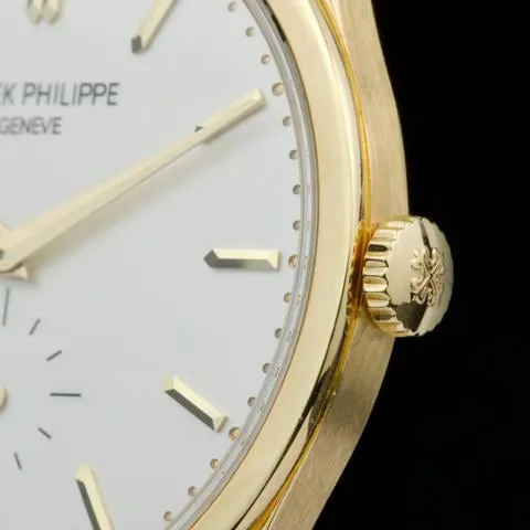 Patek Philippe Calatrava 5196j 37mm Yellow gold patina 3