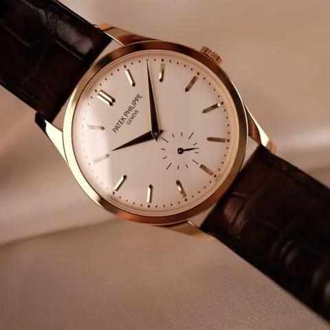 Patek Philippe Calatrava 5196j 37mm Yellow gold Weiß,