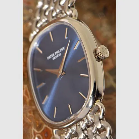 Patek Philippe Golden Ellipse 4226/905 23mm White gold Blue 6