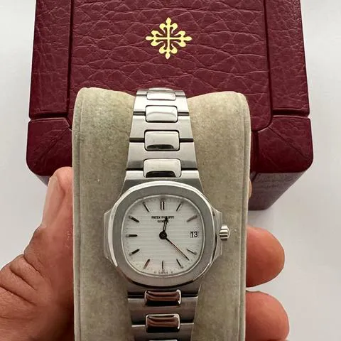 Patek Philippe Nautilus 4700/1 27mm Stainless steel White 1