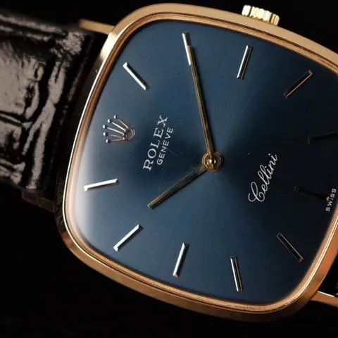 Rolex Cellini 4114 30mm Yellow gold Champagne