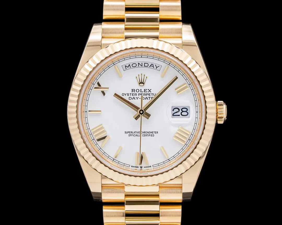 Rolex Day-Date 40 228238 40mm Yellow gold White