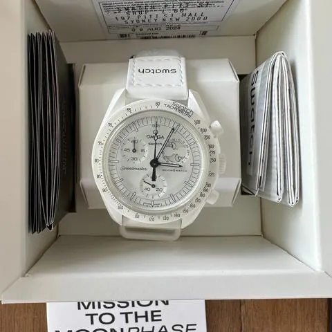 Swatch Moonswatch SO33N700 42mm Ceramic White 4