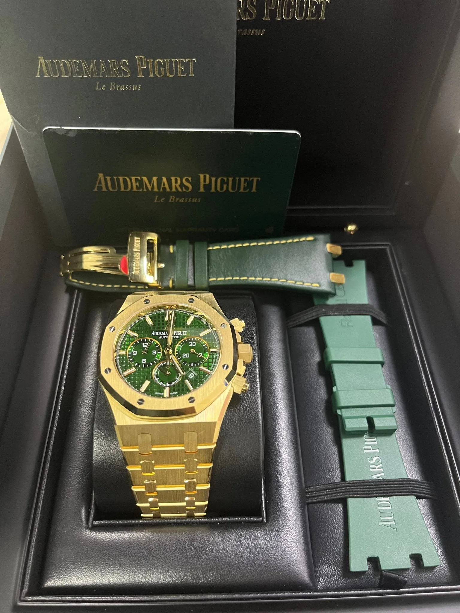 Audemars Piguet Royal Oak 26331BA.OO.1220BA.02 41mm Yellow gold Green 3