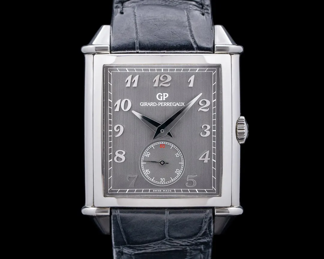 Girard-Perregaux Vintage 1945 25880-11-221-BB6A 36mm Stainless steel Gray