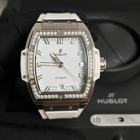 Hublot Spirit of Big Bang 665.NE.2010.RW.1204 39mm Titanium White