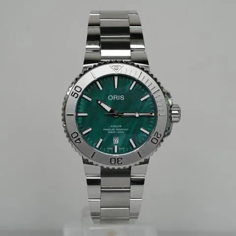 Oris Aquis 01 733 7730 4137-07 8 24 05PEB 43.5mm Stainless steel Green