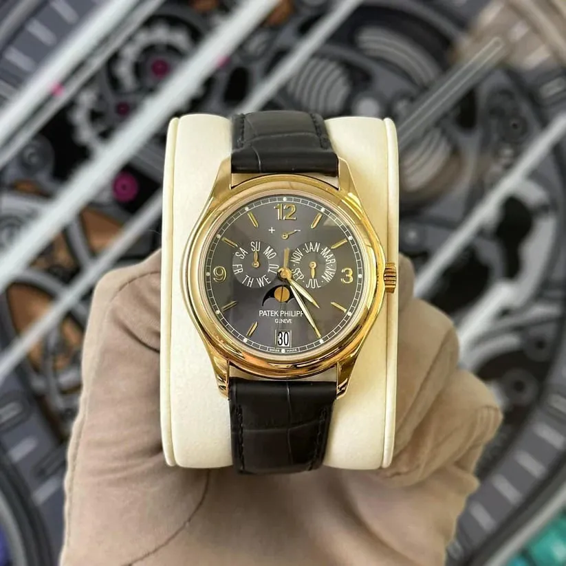 Patek Philippe Annual Calendar 5146J-010 39mm Yellow gold Gray