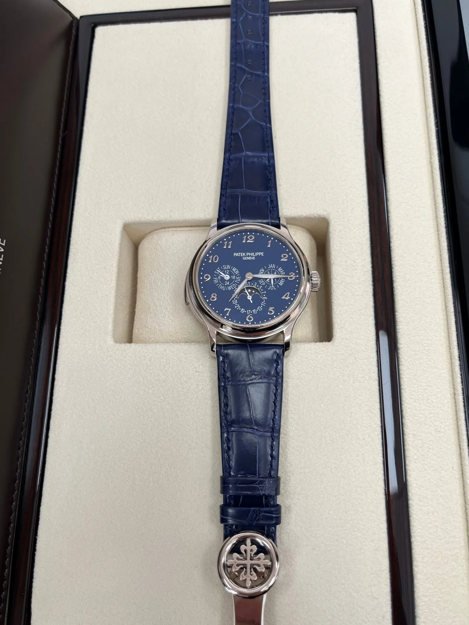 Patek Philippe Minute Repeater Perpetual Calendar 5374 42mm White gold Blue 9