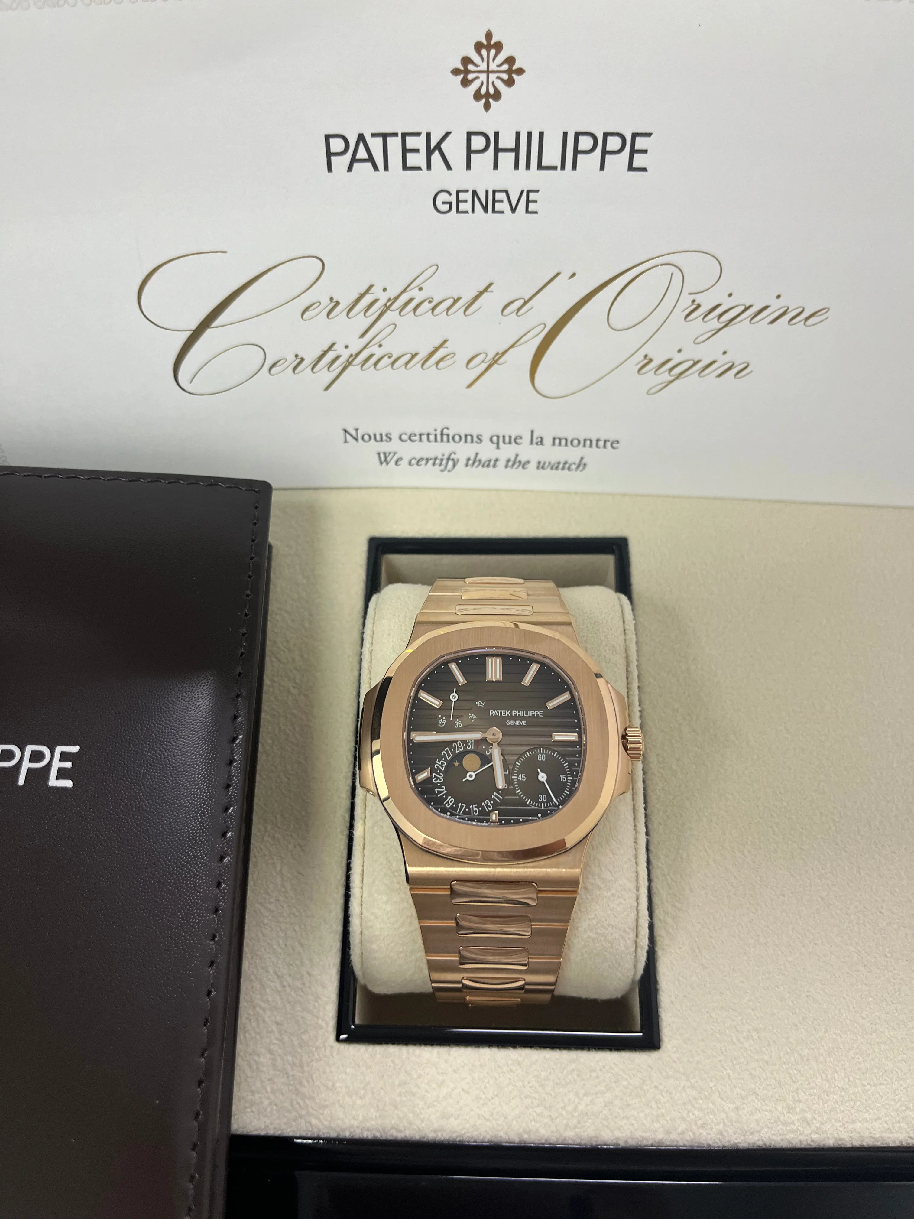 Patek Philippe Nautilus 5712/1R-001 40mm Rose gold Brown 1