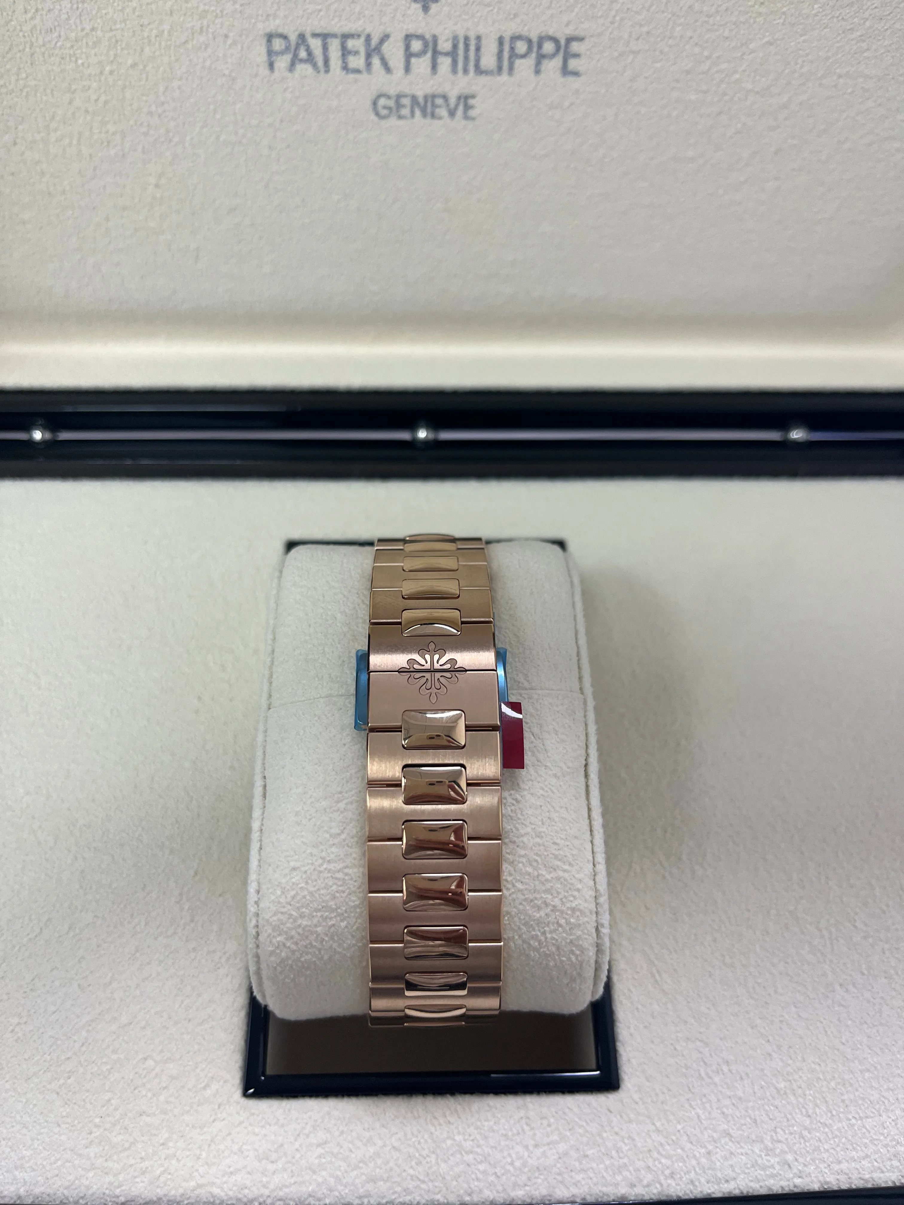 Patek Philippe Nautilus 5712/1R-001 40mm Rose gold Brown 12