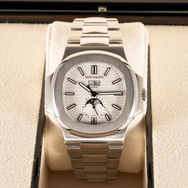 Patek Philippe Nautilus 5726/1A-010 40.5mm Stainless steel White