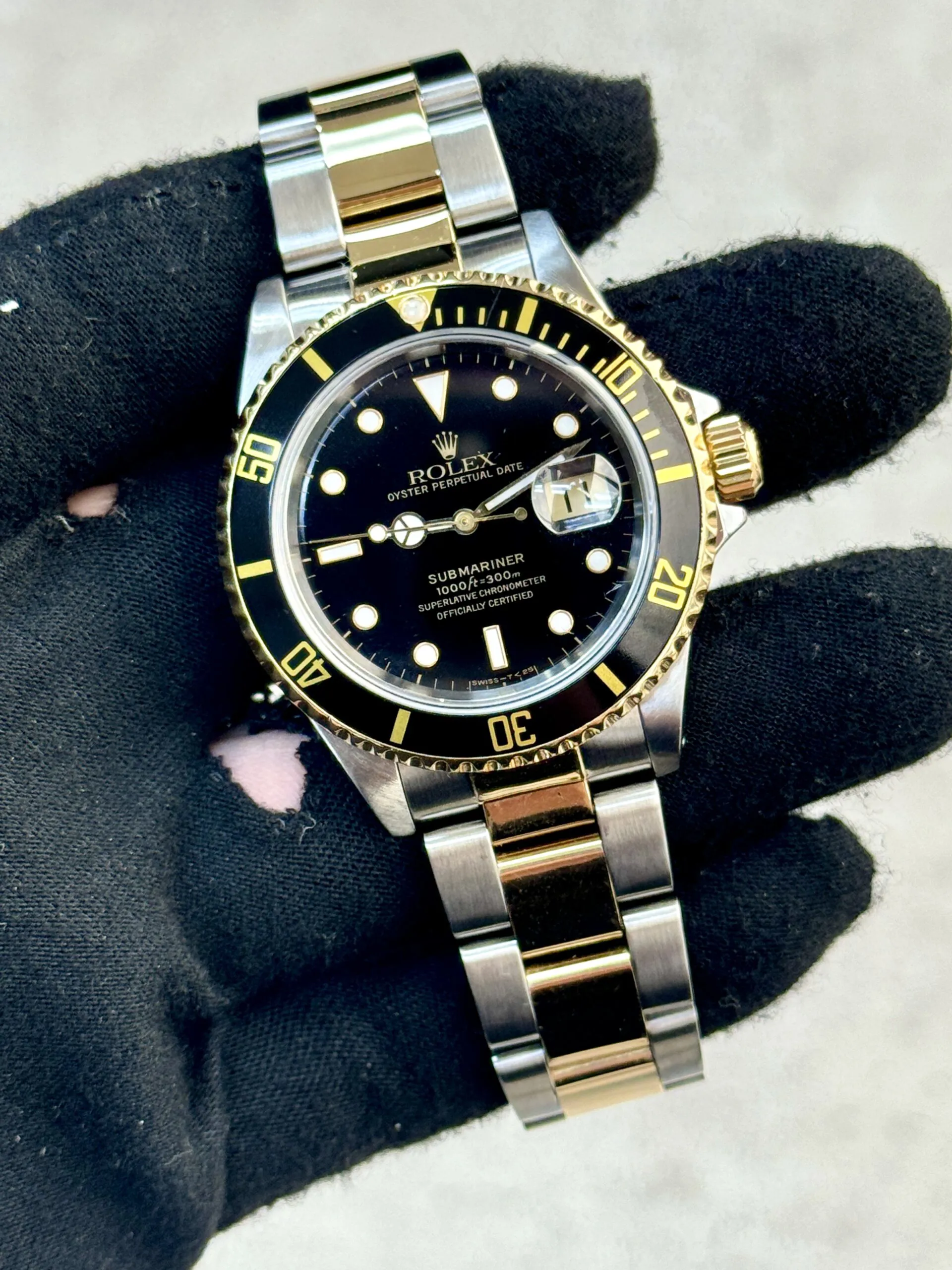 Rolex Submariner Date 16613LN 40mm Stainless steel Black