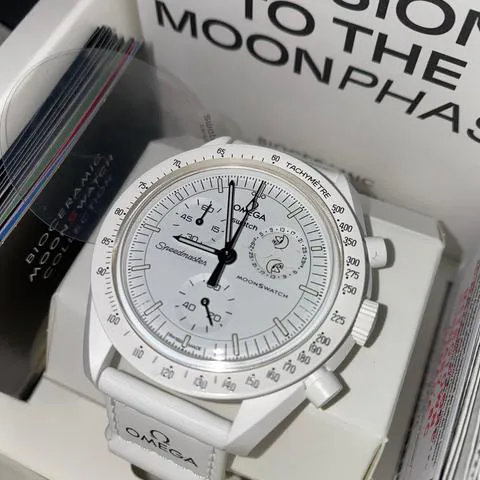 Swatch Moonswatch SO33W700 42mm Ceramic White