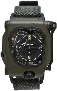 Urwerk EMC2 Time Hunter Z15-235 Green ceramic$Titanium Black