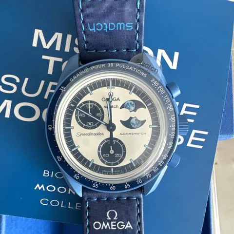 Swatch Moonswatch 42mm White 2