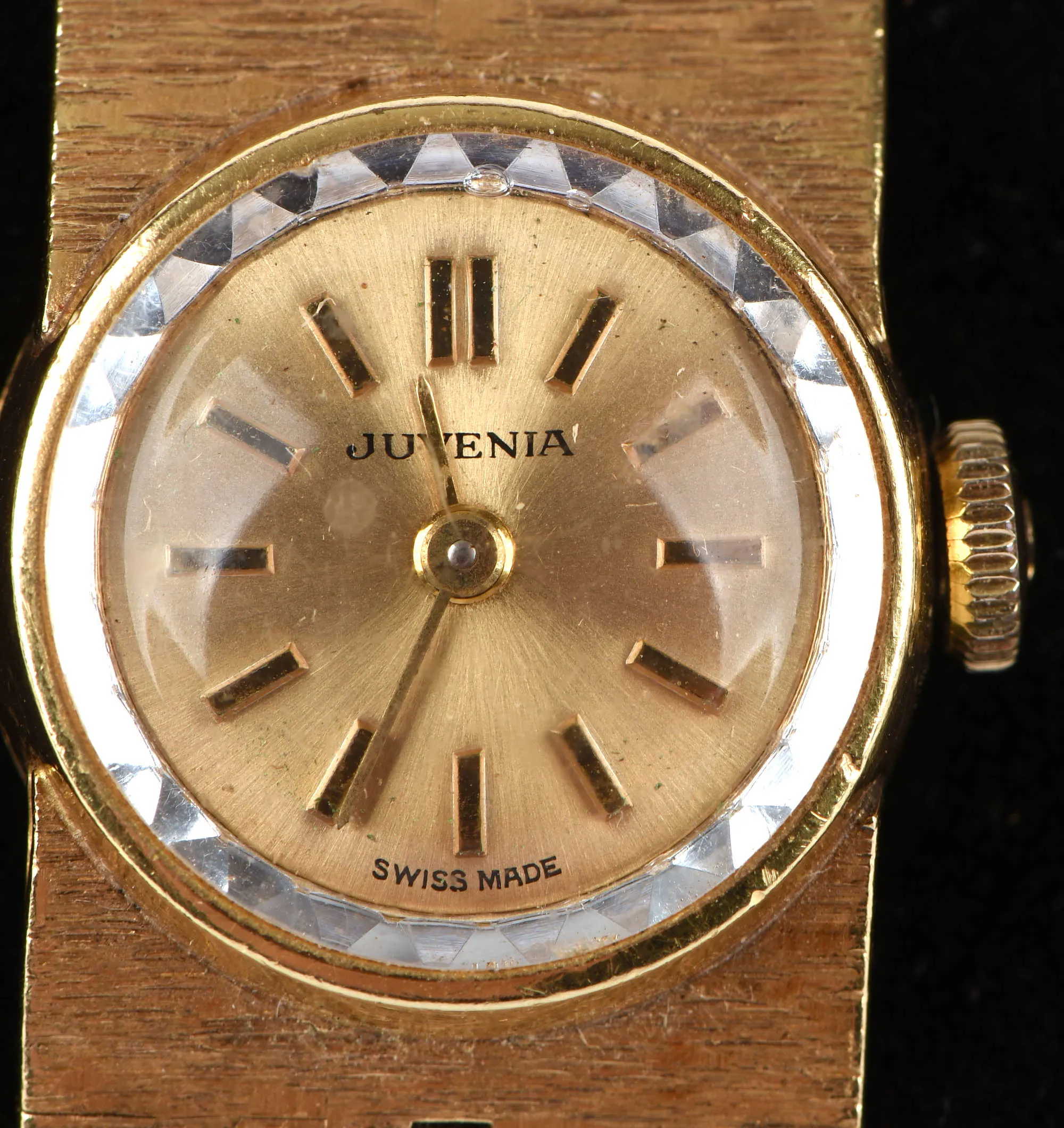 Juvenia 18ct Gold